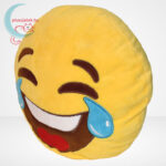 Sírva nevetős emoji plüss párna, balról