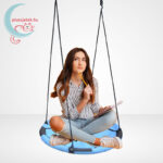 Wonderland foci mintázatú fészekhinta, kék - 100 cm, hinta közben