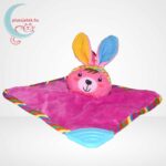 Cukikölyök rózsaszín nyuszi plüss bébi szundikendő rágókával - 20 cm (Biba Toys), szemből