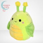 Pilar, a zöld-sárga plüss hernyó, 20 cm (Squishmallows), balról