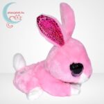 COCO Surprise: Ella, a tölcséres rózsaszín, csillogó szemű plüss nyuszi, oldalról