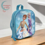 Jégvarázs: Elsa, Anna és Olaf mintás kék színű ovis hátizsák az asztalon (30 cm)
