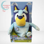 Bluey: Magyarul beszélő Bluey plüss (33 cm)