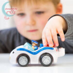 Rendőrautó, Cody játék figurával gyerekeknek (Wow Toys)