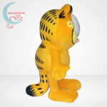 Garfield: Plüss Garfield figura oldalról (28 cm)