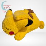 Pokémon: Alvó plüss Pikachu plüss, 15 cm (Jazwares)
