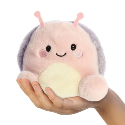 Shelby, a tenyérnyi, ülő plüss bébi csiga, 13 cm (Aurora, Palm Pals)