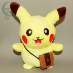 Pikachu kis táskával plüss (20 cm)