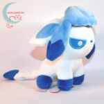 Pokémon Glaceon plüss jobbról