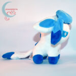 Pokémon Glaceon plüss oldalról