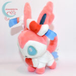Pokémon Sylveon plüss balról