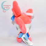 Pokémon Sylveon plüss hátulról