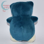 Snorlax pokémon plüss hátulról