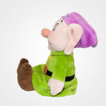 Dopey (Kuka) feliratos törpe a Hófehérkéből oldalról