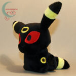 Pokémon Umbreon plüss balról